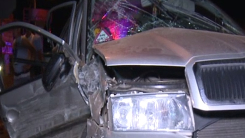 Doua masini s-au ciocnit pe DN 39 Constanta – Mangalia. O femeia si-a pierdut viata Imagine