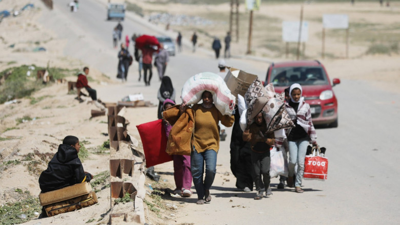 Doua orase din Franta se ofera sa gazduiasca refugiati din Gaza Imagine