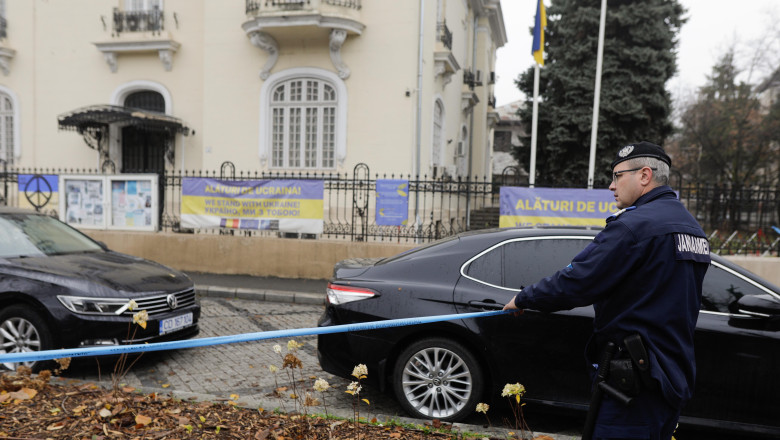 Doua plicuri suspecte au fost primite la Ambasada Ucrainei din Bucuresti. SRI: Nu contin material exploziv Imagine