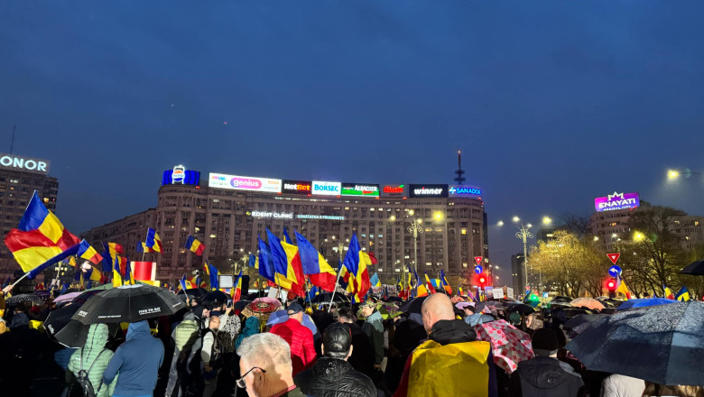 Doua proteste simultane de ziua lui Calin Georgescu, in Bucuresti. „Daca se duc in alta parte, nu sunt cu inima la el” Imagine