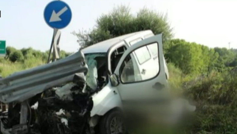Doua romance si-au pierdut viata intr-un accident in Italia Imagine