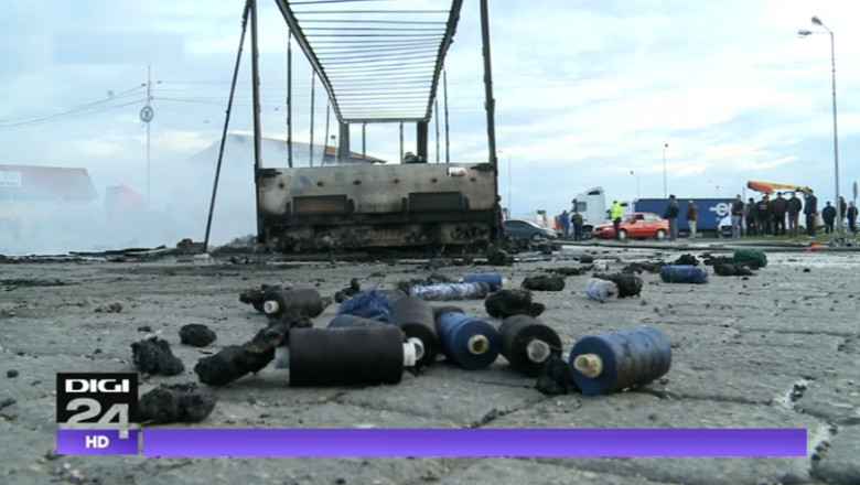 Doua tiruri au ars in Vama Bors dupa ce unul dintre ele a explodat Imagine