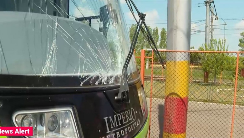 Doua tramvaie noi s-au ciocnit, in Bucuresti Imagine