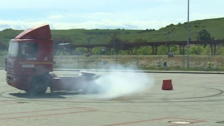 Drifturi cu tirul la Jucu Imagine