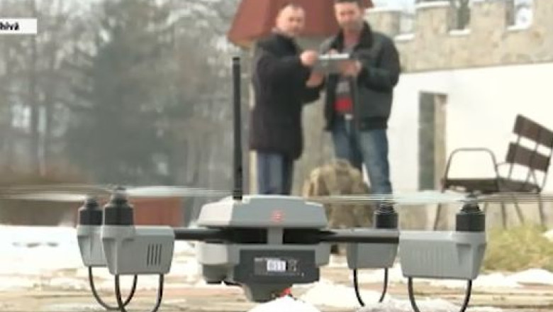 Drona Primariei Caransebes, pierduta in raul Timis. Aparatul s-a lovit de o creanga si a cazut in rau Imagine