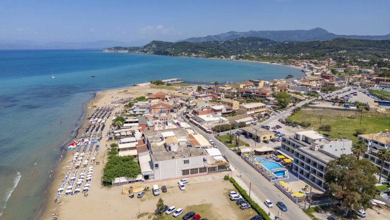 Drone pentru supravegherea plajelor din Grecia. Cetatenii vor contribui la raportarea sezlongurilor amplasate ilegal Imagine