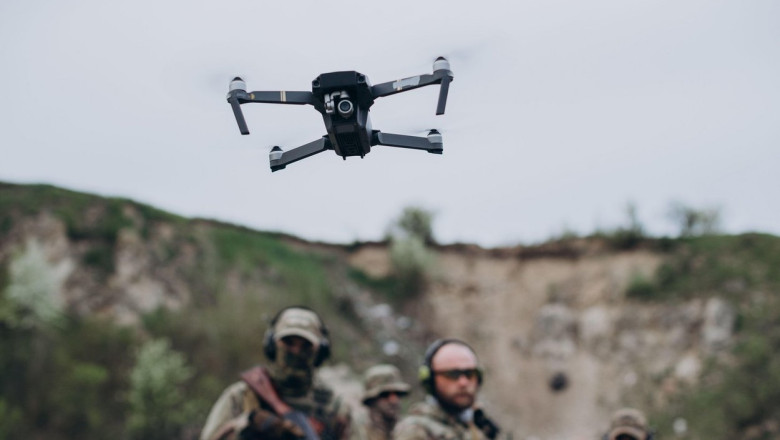 Drone ucrainene au reusit sa ajunga pana in Leningrad si au atacat un depozit de petrol rusesc Imagine