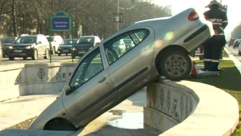 Drum alunecos. Trei accidente in cateva zile, pe Bulevardul Unirii Imagine