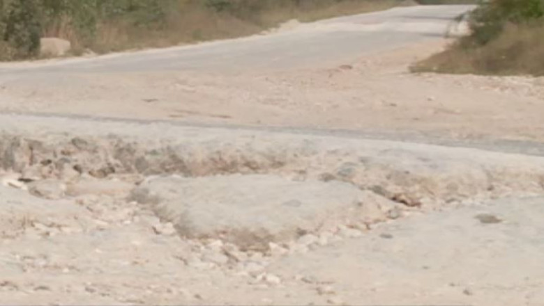 Drum asfaltat pe bucati Imagine