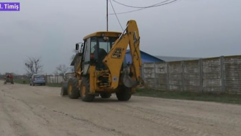 Drum refacut de sateni. Primarul: orice interventie pe domeniul public, fara autorizatie, e ilegala  Imagine