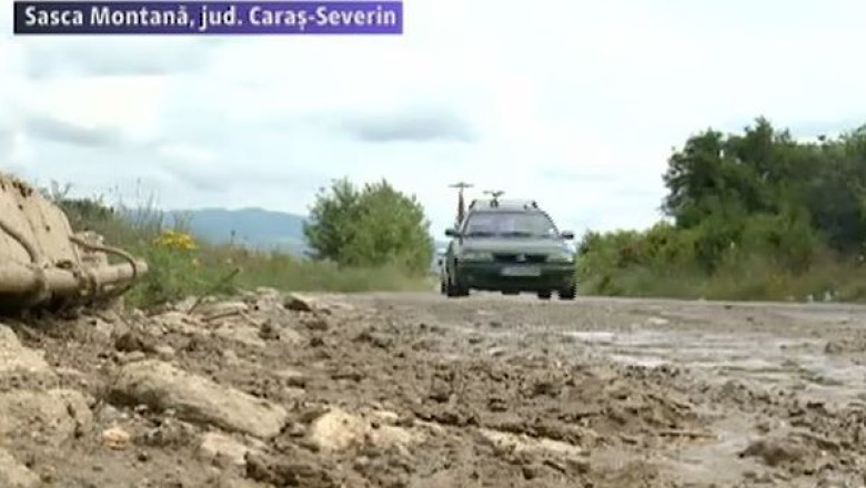 Drum uitat de autoritati. Soferii asteapta de ani buni reabilitarea soselei ce duce la Sasca Montana Imagine