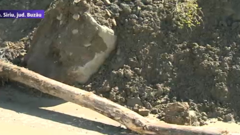 Drumul care leaga Buzaul de Brasov, inchis din cauza alunecarilor de teren Imagine