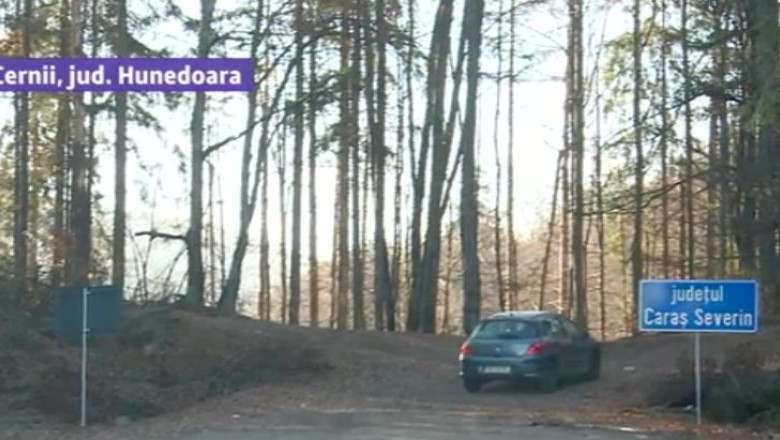 Drumul care se termina in padure. Autoritatile din Caras-Severin nu au reusit sa asfalteze sapte kilometri de sosea Imagine
