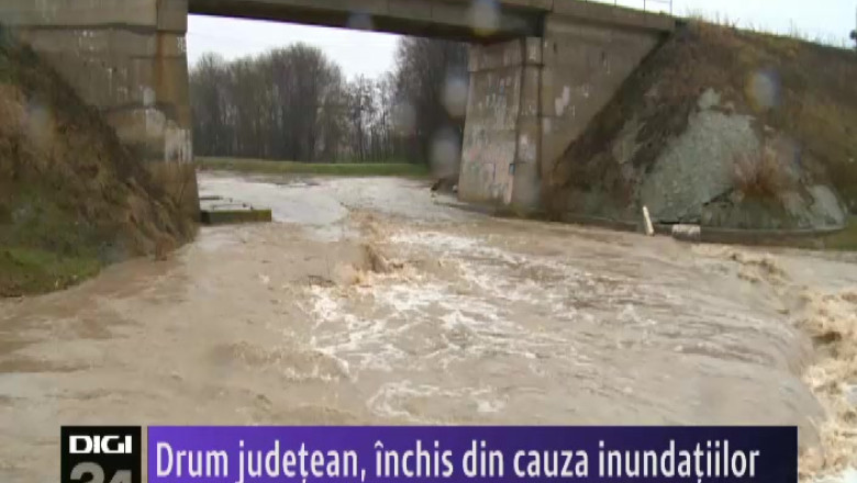 Drumul judetean Mischii - Caracal a fost inchis in localitatea Pielesti, din cauza inundatiilor Imagine