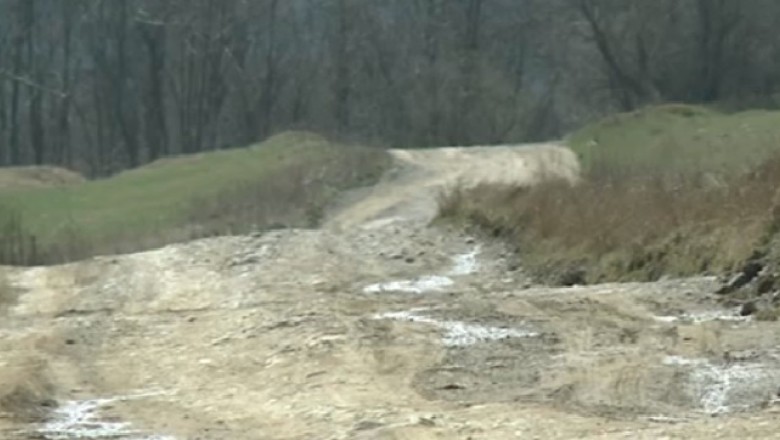 Drumul propus de Ministrul Transporturilor ca alternativa la DN1 nu a fost asfaltat niciodata Imagine