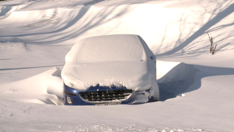 Drumuri blocate de viscol Imagine