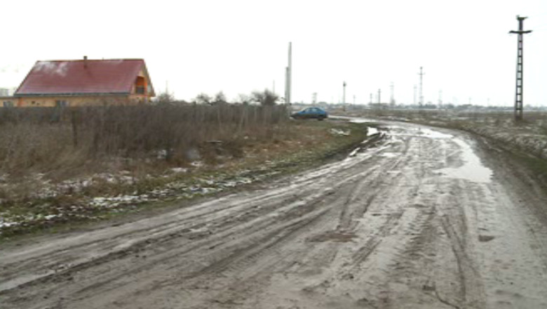 Drumurile comunale vor fi acoperite cu moloz. Primaria Iasi doneaza sute de tone de resturi de asfalt Imagine