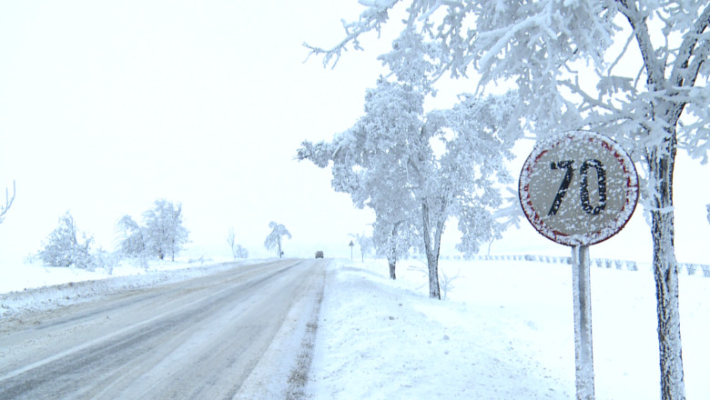 Drumurile judetene si nationale din Moldova, lasate in bataia viscolului Imagine