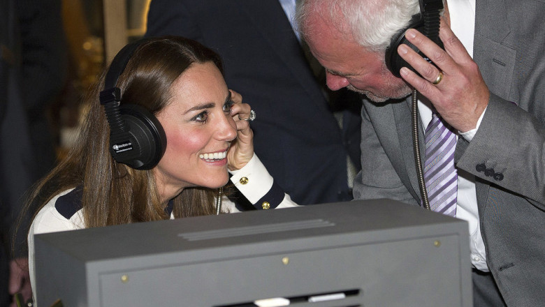 Ducesa de Cambridge a incercat sa descifreze un mesaj in codul Morse Imagine