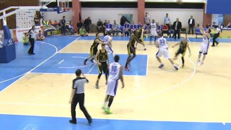 Duel dublu Timisoara - Arad, la baschet Imagine