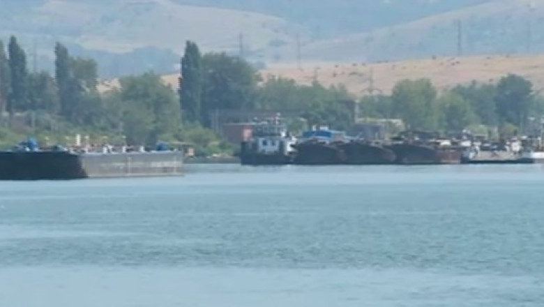 Dunarea, la cota de alarma Imagine