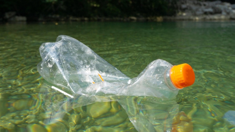 Dunarea transporta anual 48,5 tone de microplastic in Marea Neagra. Fechet: Am gasit microplastic si in Lacul Siriu Imagine