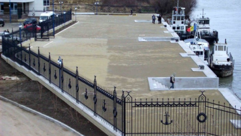 Dupa 25 de ani, s-a reluat transportul de marfuri pe Prut Imagine