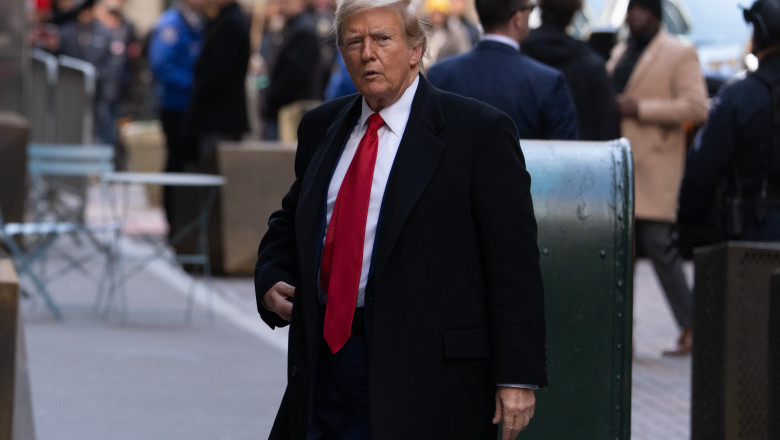 Dupa ce a incercat sa vanda Biblii si adidasi, Trump cerseste direct bani de la sustinatori: „5-10 dolari, oricat. Ii vom folosi bine” Imagine
