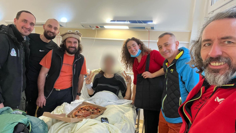Dupa ce au salvat o turista din Mexic ranita pe munte, salvamontistii au vizitat-o la spital si au mancat pizza impreuna Imagine