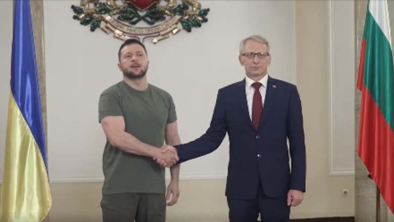 Dupa ce presedintele Bulgariei i-a spus lui Zelenski ca nu ii da mai multe arme, premierul ii promite sprijin militar Imagine