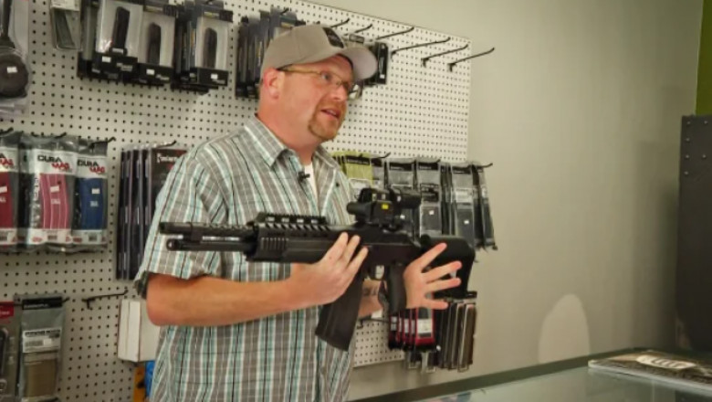 Dupa ce un client i-a facut o comanda mare, proprietarul unui magazin de arme din SUA si-a inchis afacerea: „Pur si simplu nu mai pot” Imagine
