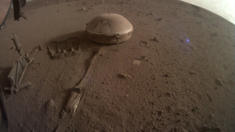 Dupa o misiune de peste patru ani, Rover-ul InSight al NASA trimite ultima sa fotografie de pe planeta Marte Imagine
