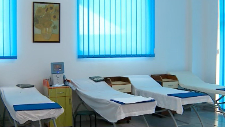 Dupa o zi de munca la camp, se pot relaxa la balneoterapie Imagine