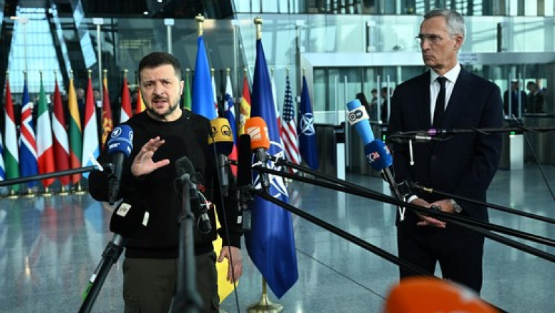 Dupa vizita la Bucuresti, Zelenski a sosit la Bruxelles. Este prima vizita la sediul NATO de la inceputul invaziei Rusiei Imagine