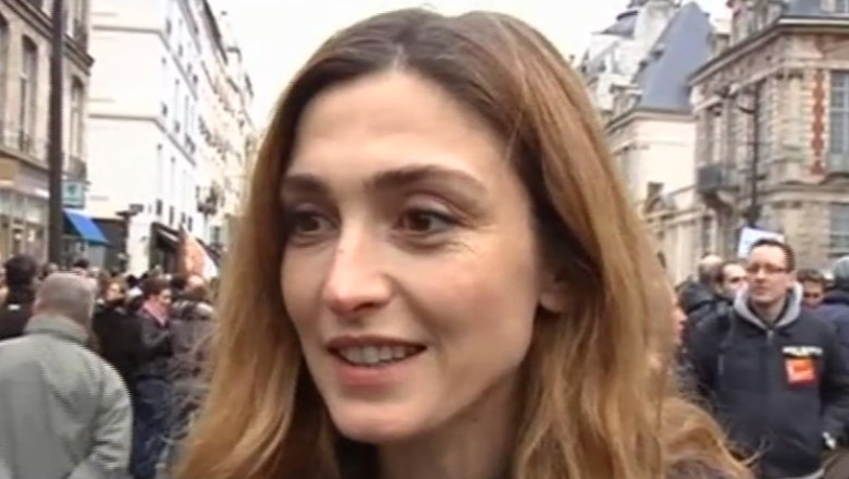 E. Hurezeanu, despre presupusa iubita a lui F. Hollande: „E un amor liber, intr-o societate libera” Imagine