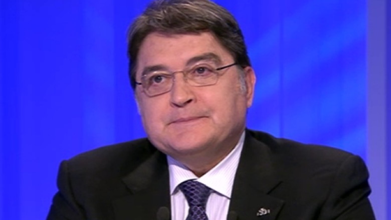 E. Hurezeanu: „Un sef de stat al Marii Romanii, in care crede, trebuie sa il mai lase putin in pace pe Ponta” Imagine