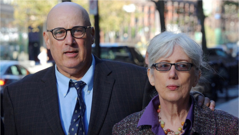 eBay trebuie sa plateasca 3 milioane de dolari unui cuplu caruia i-a trimis pachete cu gandaci vii si o masca de porc plina de sange Imagine