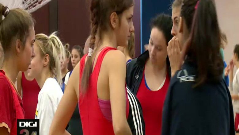 Echipa feminina de lupte si-a aparat titlul de campioana nationala Imagine