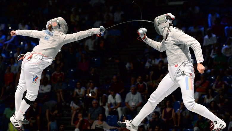 Echipa Romaniei de sabie a castigat argintul la CM de scrima de la Budapesta Imagine