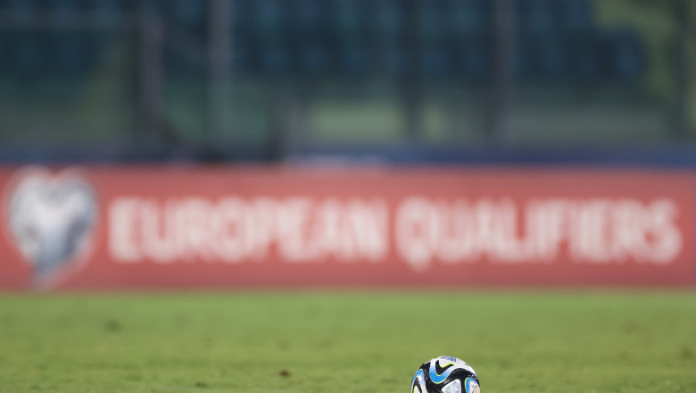 Echipele de fotbal ucrainene vor boicota meciurile cu formatii din Rusia, dupa ce UEFA a decis revenirea echipelor U17 din Rusia Imagine