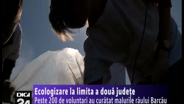 Ecologizare intre judete. Peste 200 de elevi dintre Bihor si Salaj au curatat malurile raului Barcau Imagine