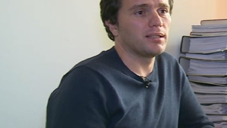 Ecran mai luminos pentru telefon, fara consum suplimentar: un cercetator roman ar putea revolutiona piata telefoanelor mobile Imagine