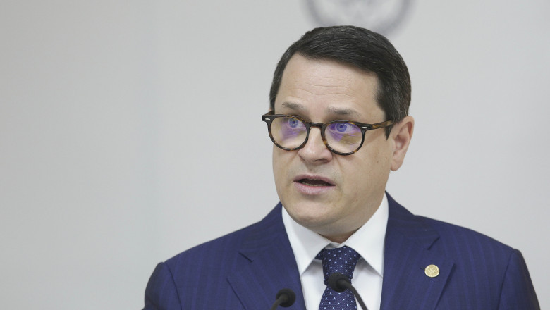 Eduard Hellvig: Anul acesta, Ziua Nationala ma gaseste reintors la semnificatiile personale ale sarbatorii Imagine
