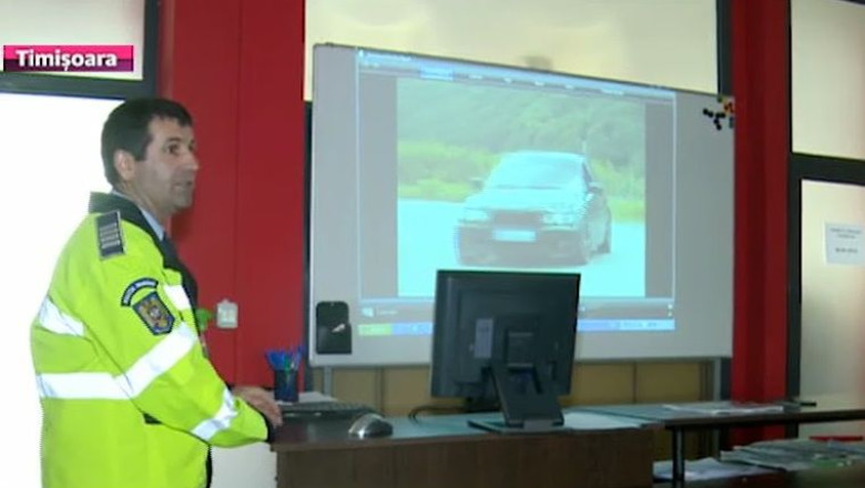 Educatie rutiera la „Scoala altfel". Politistii le-au prezentat elevilor filmulete cu accidente Imagine