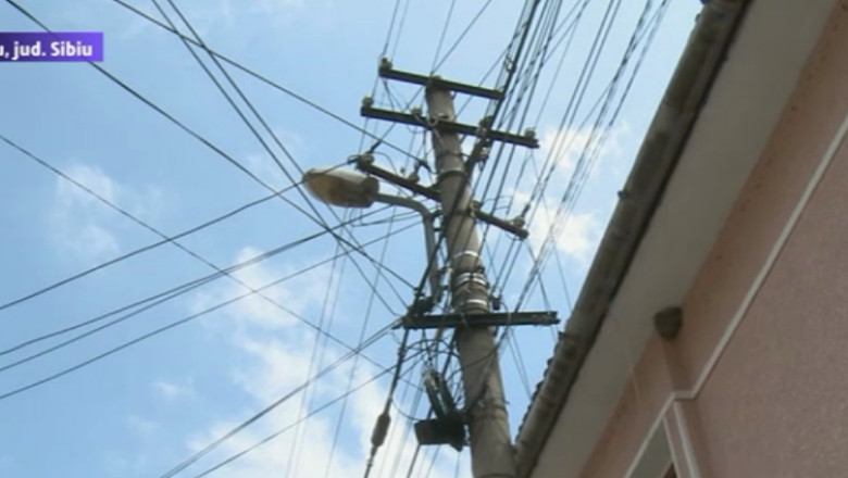 Electrocasnice „prajite” de variatiile de tensiune. Zeci de familii au ramas fara televizoare, frigidere si masini de spalat Imagine