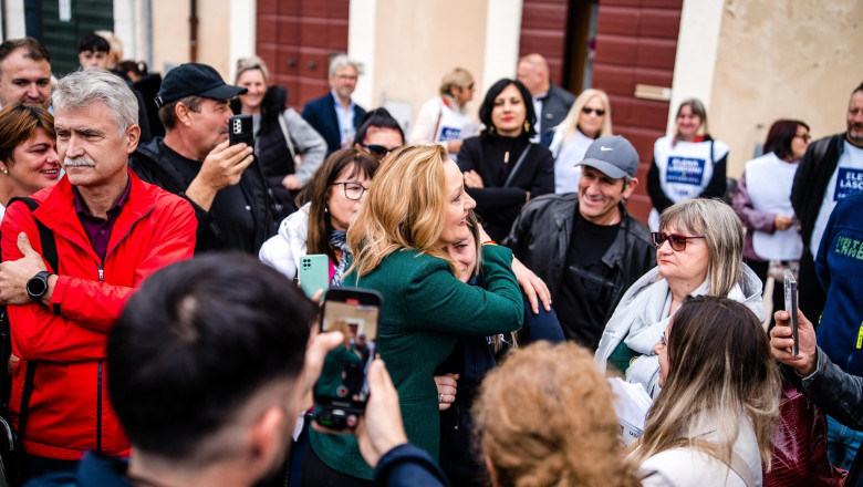 Elena Lasconi: „Ramaneti de partea buna a istoriei, nu raspundeti instigarilor” Imagine