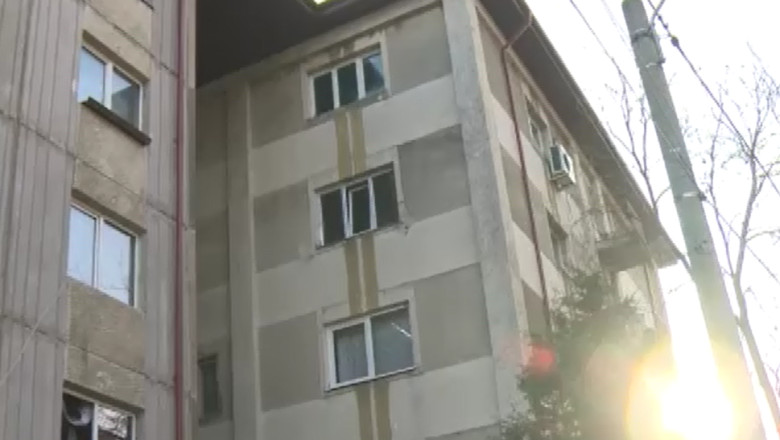 Eleva din Bacau care a cazut de la etaj in timp ce incerca sa fuga pe geam din internat a murit Imagine