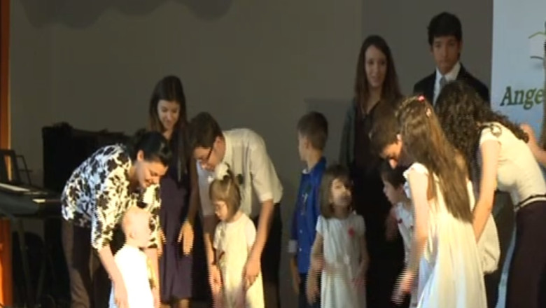 Elevi de la I.L. Caragiale fac voluntariat pentru copiii cu sindrom Down Imagine