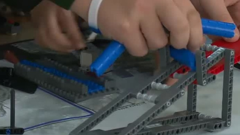 Elevi din Cluj, campioni la lego Imagine