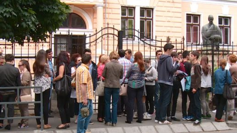 Elevii afla notele la Evaluarea Nationala Imagine